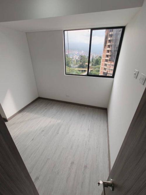 Apartamento de 3 alcobas en arriendo en Loma Del Indio, Medellín, 79 m² · foto 10 de 16
