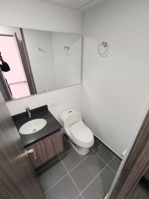 Apartamento de 3 alcobas en arriendo en Loma Del Indio, Medellín, 79 m² · foto 15 de 16