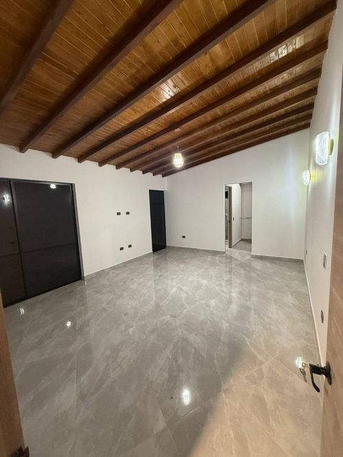Casa de 3 alcobas en venta en El Salado, Guarne, 212 m² · foto 4 de 24