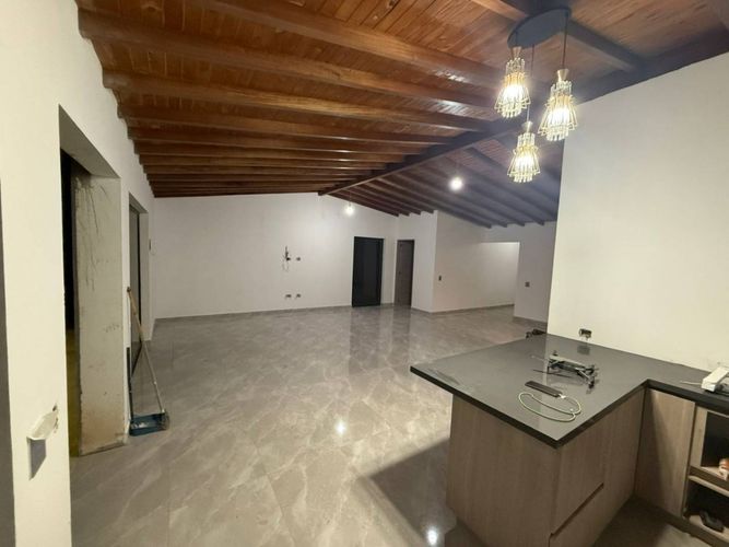 Casa de 3 alcobas en venta en El Salado, Guarne, 212 m² · foto 10 de 24