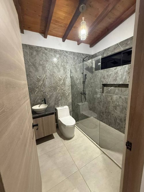 Casa de 3 alcobas en venta en El Salado, Guarne, 212 m² · foto 14 de 24