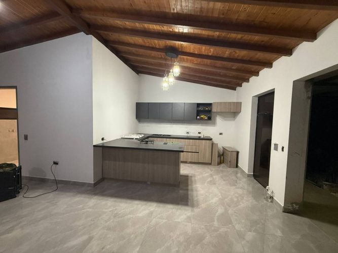 Casa de 3 alcobas en venta en El Salado, Guarne, 212 m² · foto 16 de 24