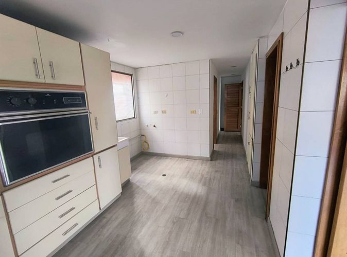 Apartamento de 4 alcobas en venta en Chico Norte, Bogotá, 249 m² · foto 9 de 24