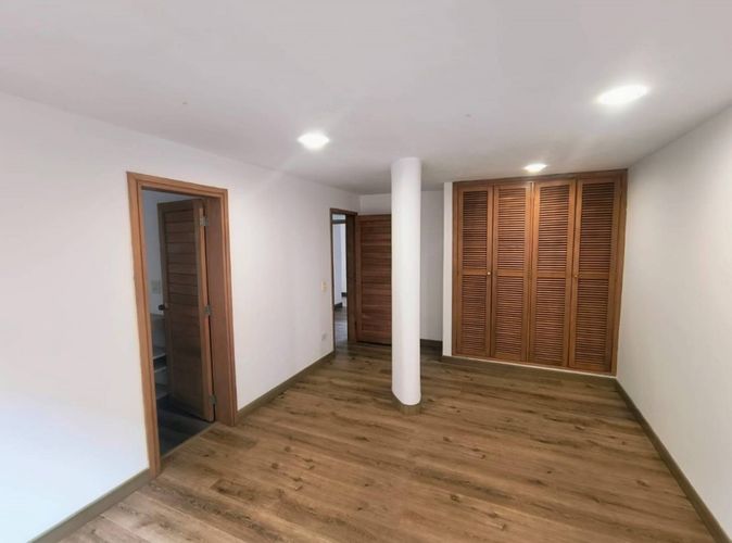 Apartamento de 4 alcobas en venta en Chico Norte, Bogotá, 249 m² · foto 15 de 24