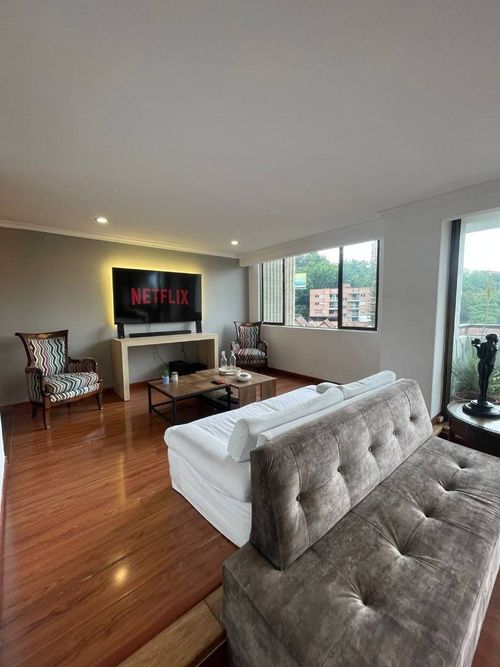 Apartamento de 4 alcobas en arriendo en San Lucas, Envigado, 212 m² · foto 8 de 23