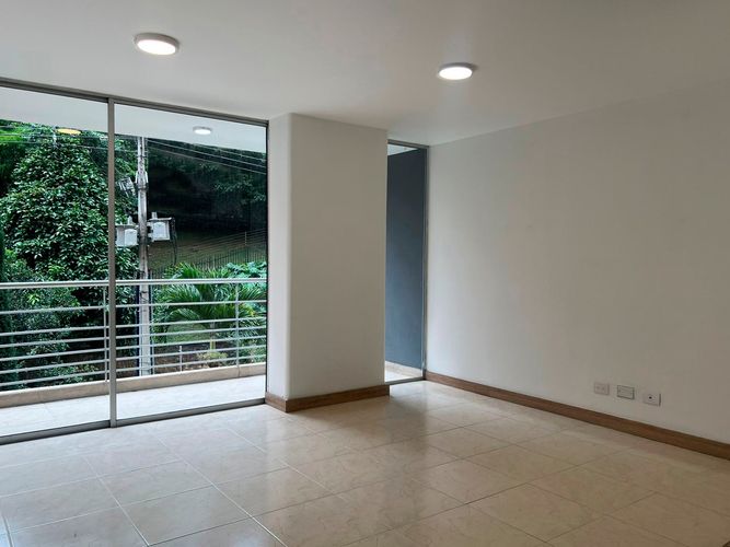 Apartamento de 2 alcobas en arriendo en Cumbres, Envigado, 76 m² · foto 2 de 18