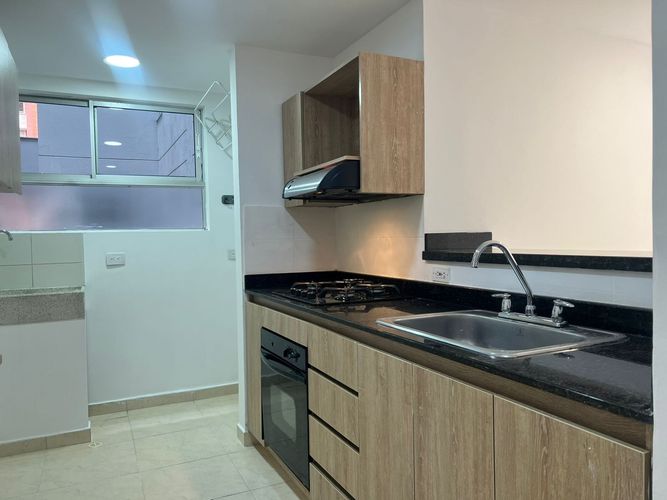 Apartamento de 2 alcobas en arriendo en Cumbres, Envigado, 76 m² · foto 5 de 18