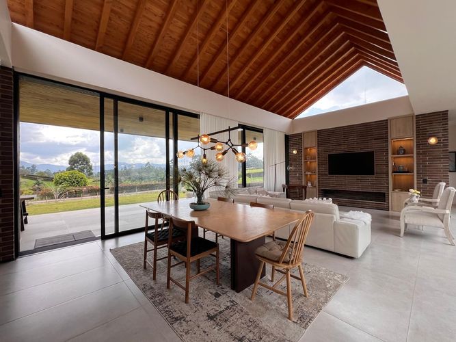 Casa de 3 alcobas en venta en La Ceja, 370 m² · foto 4 de 19