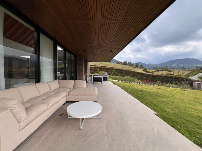 Casa de 3 alcobas en venta en La Ceja, 370 m² · foto 18 de 19