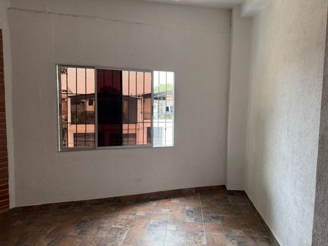 Bodega en arriendo en Villa Colombia, Cali, 237 m² · foto 9 de 19