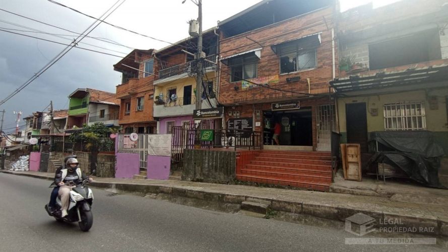 Local en arriendo en El Diamante 2, Medellín, 30 m² · foto 2 de 9
