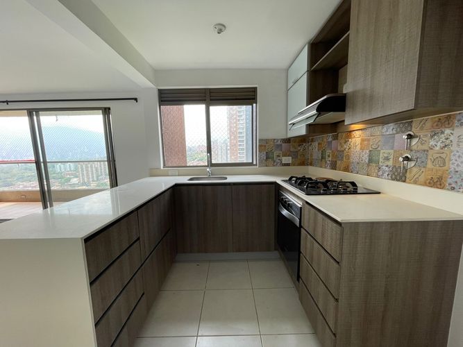 Apartamento en arriendo en Belén, Medellín · foto 3 de 19