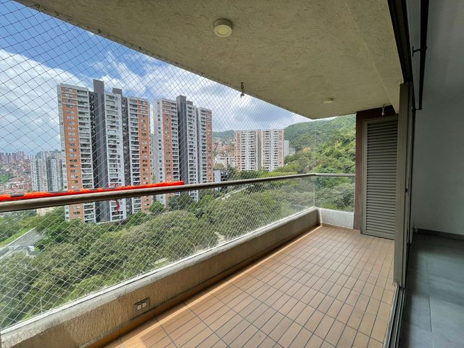 Apartamento en arriendo en Belén, Medellín · foto 9 de 19