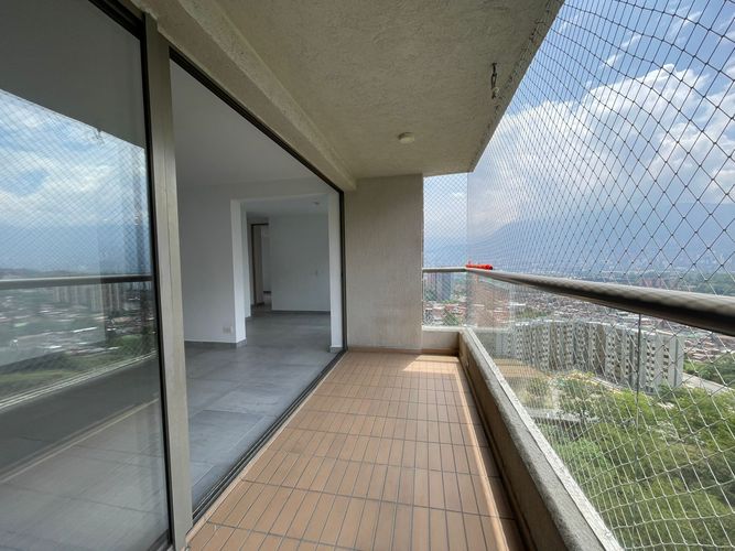 Apartamento en arriendo en Belén, Medellín · foto 10 de 19