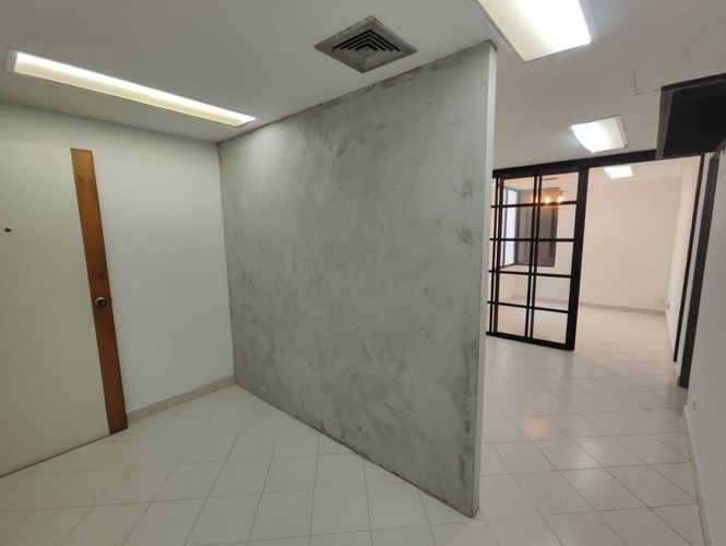 Oficina en arriendo en Milla De Oro, Medellín, 35 m² · foto 2 de 12