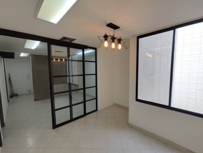 Oficina en arriendo en Milla De Oro, Medellín, 35 m² · foto 4 de 12