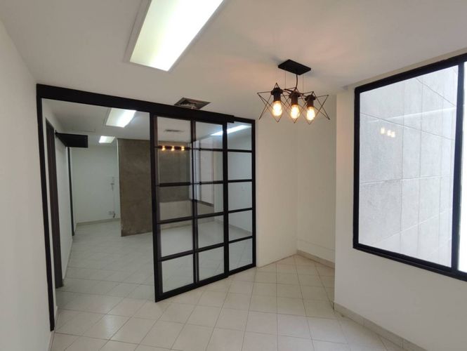 Oficina en arriendo en Milla De Oro, Medellín, 35 m² · foto 5 de 12
