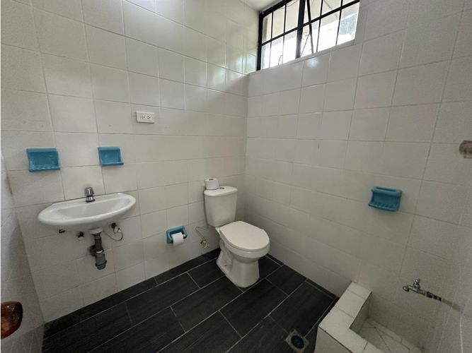 Local en arriendo en Las Acacias, Medellín, 110 m² · foto 20 de 22
