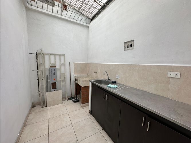 Local en arriendo en Las Acacias, Medellín, 110 m² · foto 21 de 22
