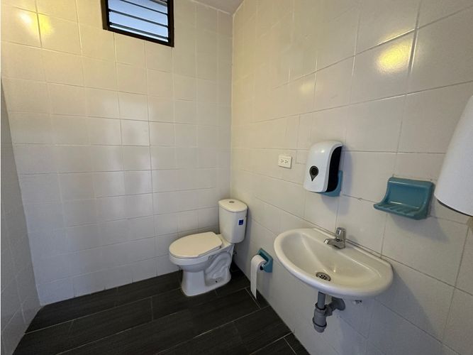 Local en arriendo en Las Acacias, Medellín, 110 m² · foto 22 de 22