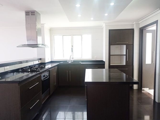 Casa de 5 alcobas en venta en El Poblado, Medellín, 360 m² · foto 8 de 20