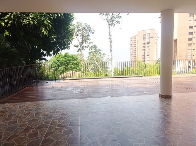 Casa de 5 alcobas en venta en El Poblado, Medellín, 360 m² · foto 19 de 20
