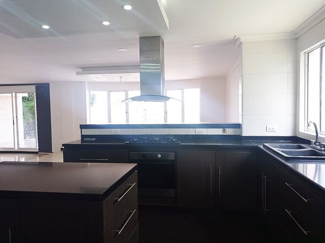 Casa de 5 alcobas en venta en El Poblado, Medellín, 360 m² · foto 9 de 20