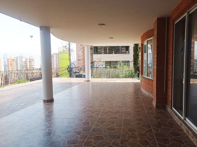 Casa de 5 alcobas en venta en El Poblado, Medellín, 360 m² · foto 18 de 20