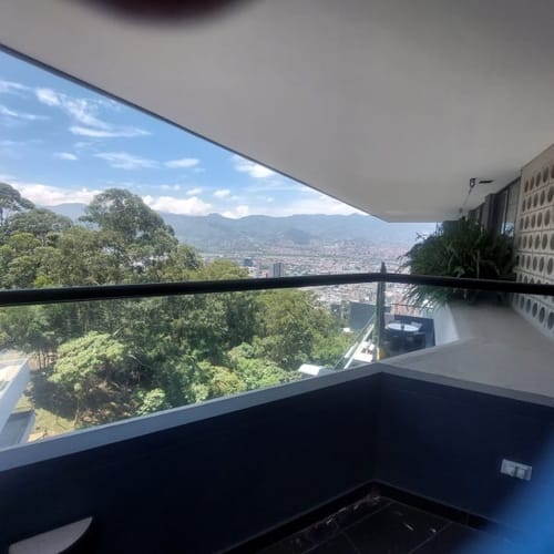 Apartamento de 3 alcobas en venta en Los Naranjos, Medellín, 100 m² · foto 4 de 17