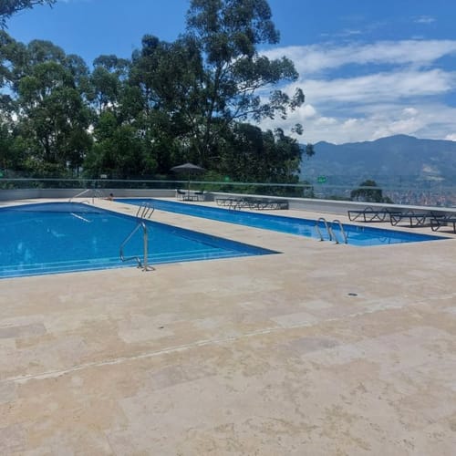 Apartamento de 3 alcobas en venta en Los Naranjos, Medellín, 100 m² · foto 5 de 17