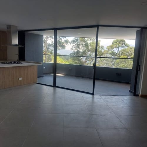 Apartamento de 3 alcobas en venta en Los Naranjos, Medellín, 100 m² · foto 10 de 17