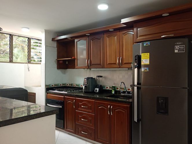 Apartamento de 4 alcobas en arriendo en Laureles, Medellín, 110 m² · foto 6 de 17