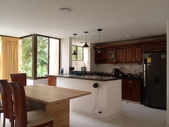 Apartamento de 4 alcobas en arriendo en Laureles, Medellín, 110 m² · foto 2 de 17