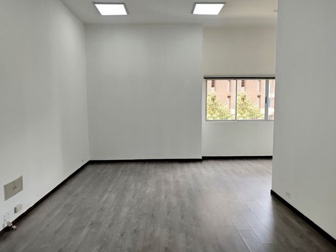 Oficina en arriendo en El Poblado, Medellín, 43 m² · foto 16 de 17