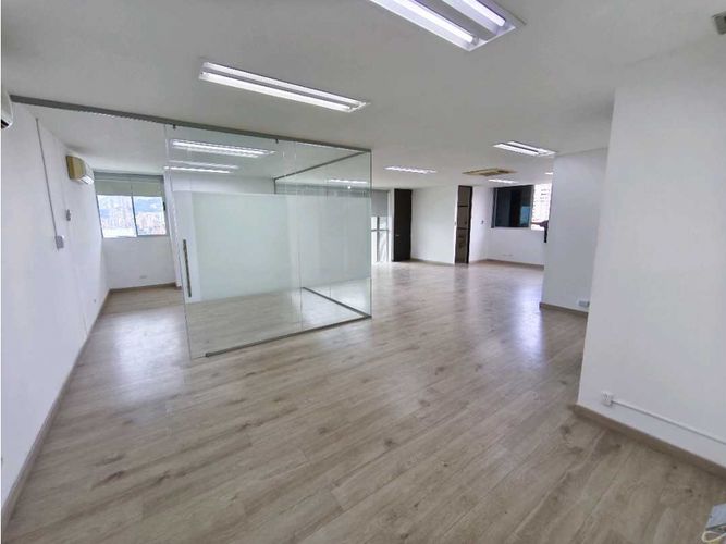 Oficina en arriendo en Milla De Oro, Medellín, 97 m² · foto 6 de 10
