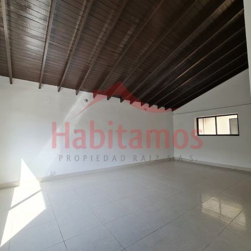 Casa de 6 alcobas en venta en Manila, Medellín, 305 m² · foto 3 de 20