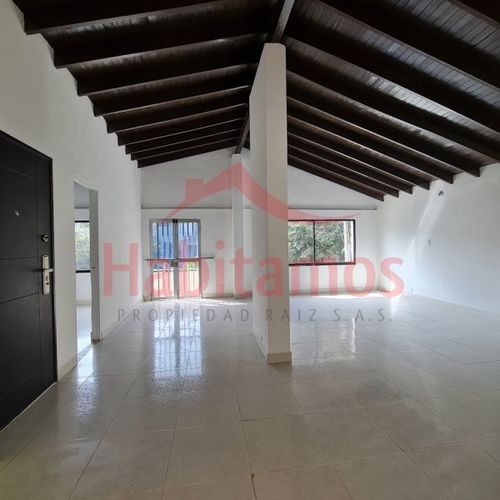 Casa de 6 alcobas en venta en Manila, Medellín, 305 m² · foto 4 de 20