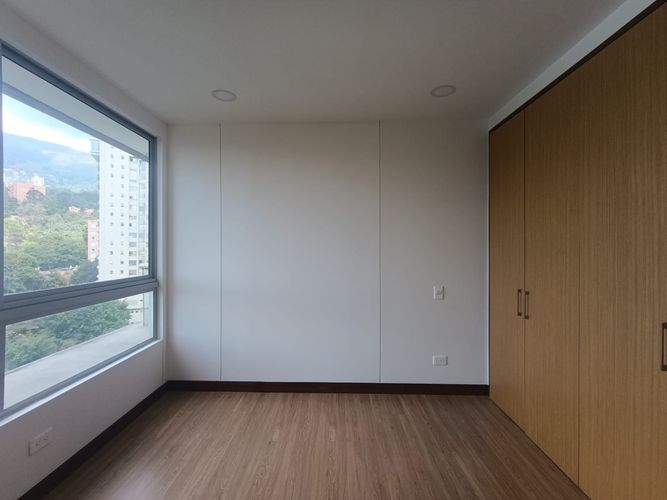 Apartamento de 2 alcobas en arriendo en El Poblado, Medellín, 108 m² · foto 13 de 18