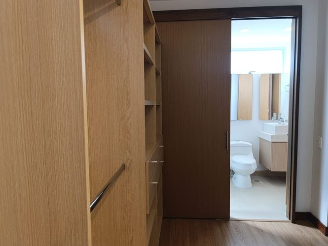 Apartamento de 2 alcobas en arriendo en El Poblado, Medellín, 108 m² · foto 10 de 18