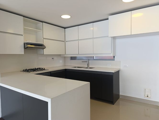 Apartamento de 2 alcobas en arriendo en El Poblado, Medellín, 108 m² · foto 6 de 18
