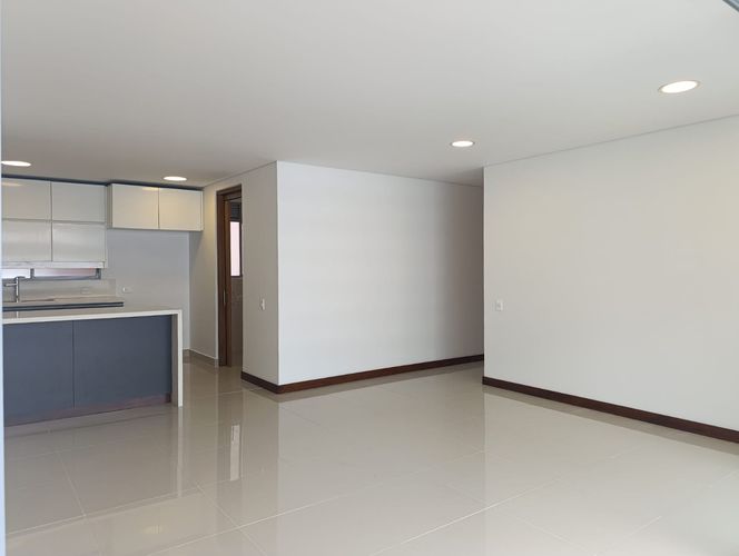 Apartamento de 2 alcobas en arriendo en El Poblado, Medellín, 108 m² · foto 2 de 18