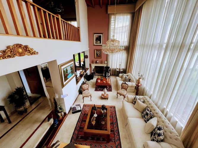Casa de 4 alcobas en venta en San Jose De Bavaria, Bogotá, 242 m² · foto 2 de 18
