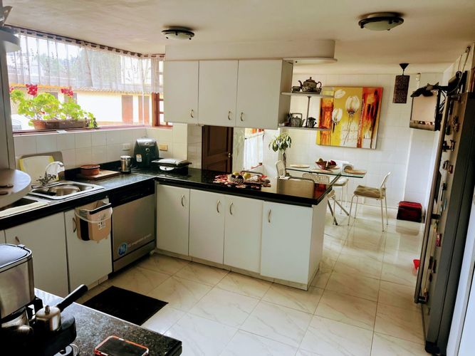 Casa de 4 alcobas en venta en San Jose De Bavaria, Bogotá, 242 m² · foto 10 de 18