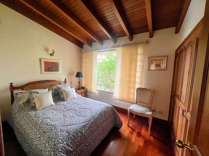 Casa de 4 alcobas en venta en San Jose De Bavaria, Bogotá, 242 m² · foto 14 de 18