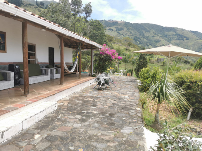 Finca en venta en Zarzal Curzao, Copacabana, 250 m² · foto 14 de 24