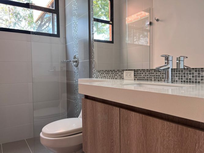 Casa de 3 alcobas en venta en Loma Del Chocho, Envigado, 226 m² · foto 15 de 20