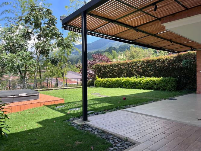 Casa de 3 alcobas en venta en Loma Del Chocho, Envigado, 226 m² · foto 20 de 20