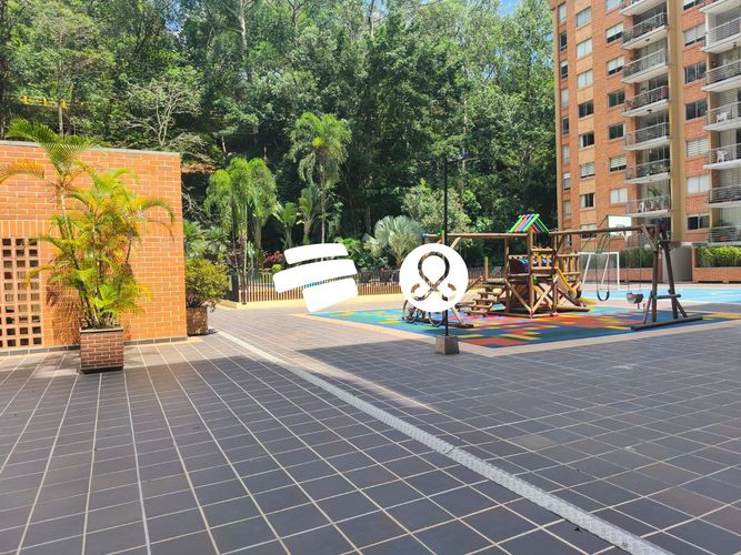 Apartamento de 4 alcobas en venta en Castropol, Medellín, 120 m² · foto 22 de 23
