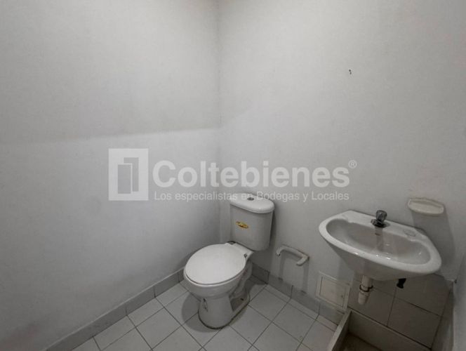 Oficina en arriendo en Suramérica, Itagüí, 222 m² · foto 5 de 15
