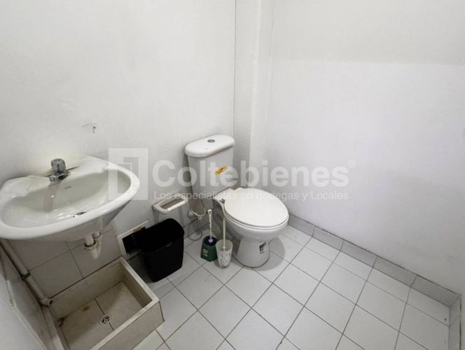 Oficina en arriendo en Suramérica, Itagüí, 222 m² · foto 11 de 15
